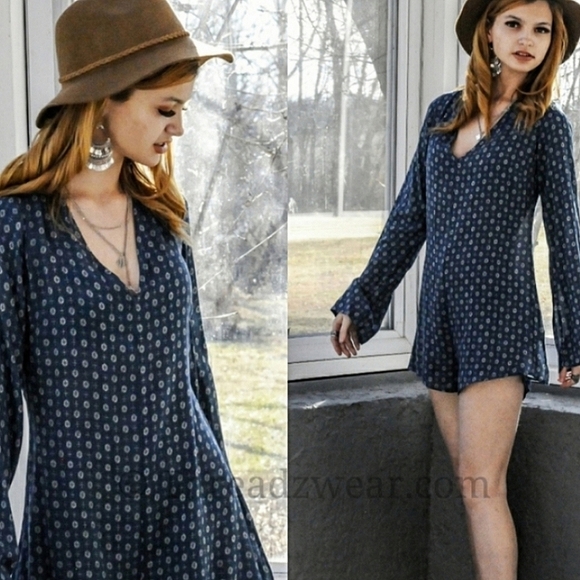 Long sleeves romper - Picture 3 of 3